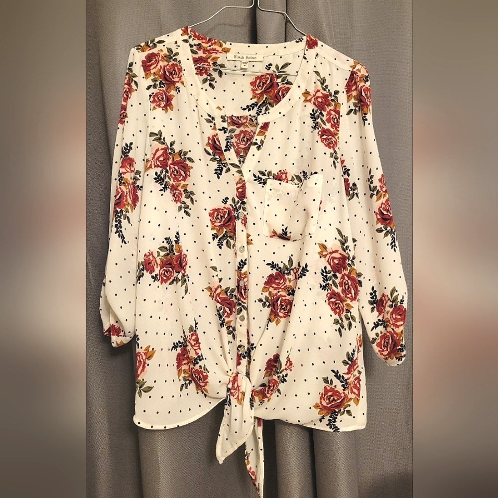 Black Rainn size Medium flowy shirt